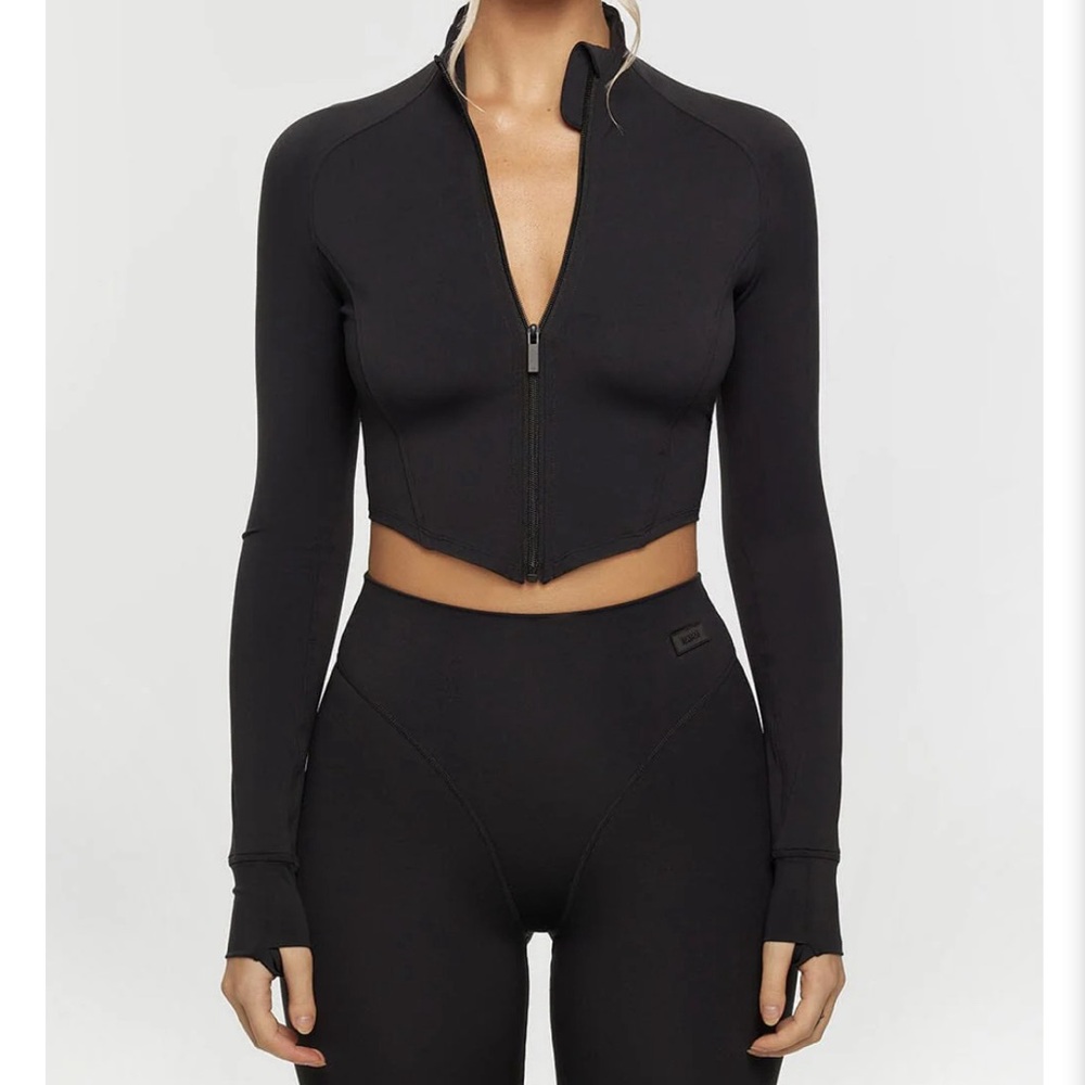 NAMA BODY BUTTER CONTOUR JACKET 🖤